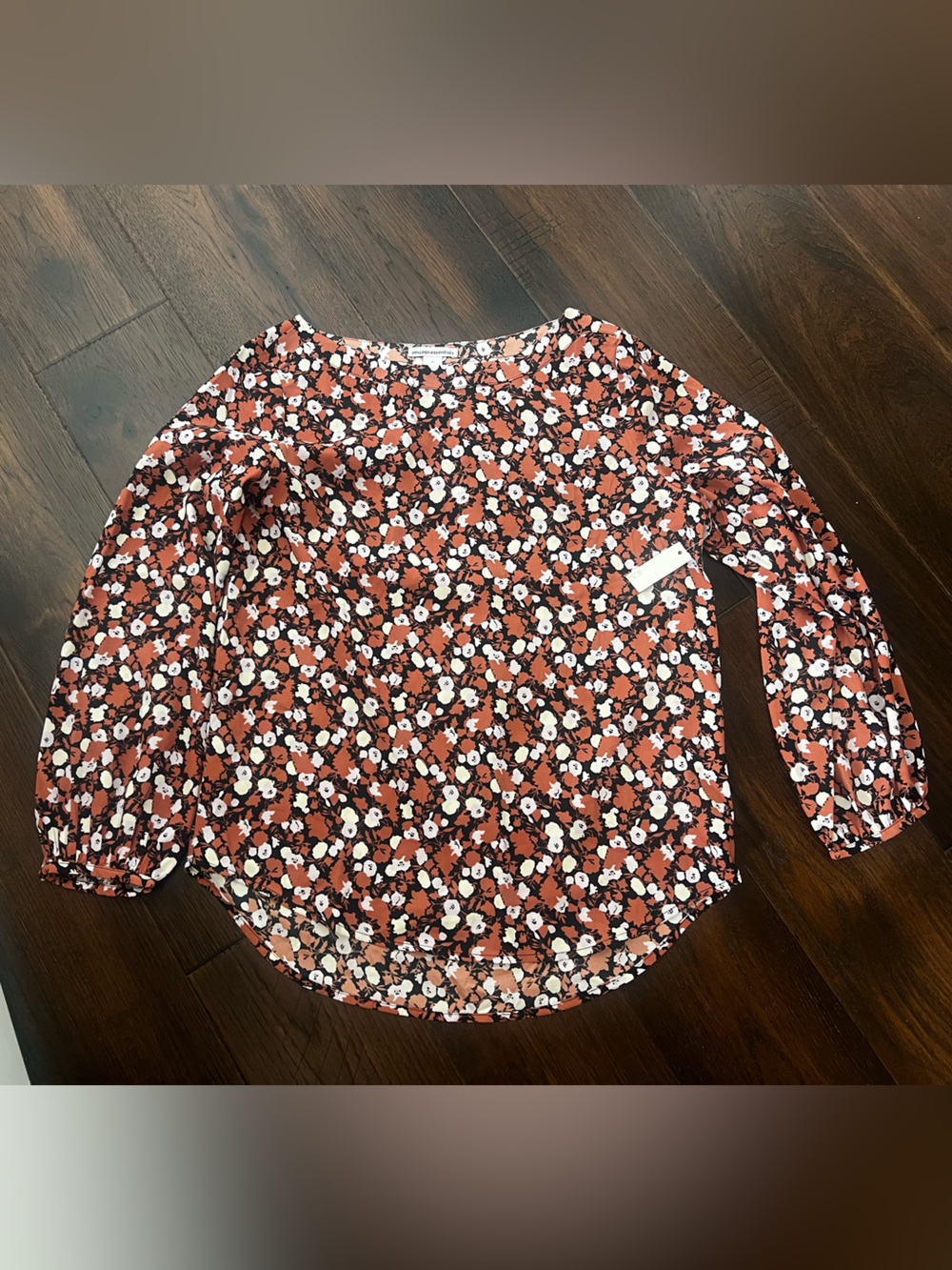 Georgette bateau neck blouson sleeve shirt in black auburn camo floral